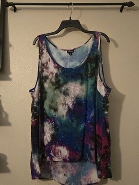 Torrid High Low Nebula Print Scoop Neck Tank